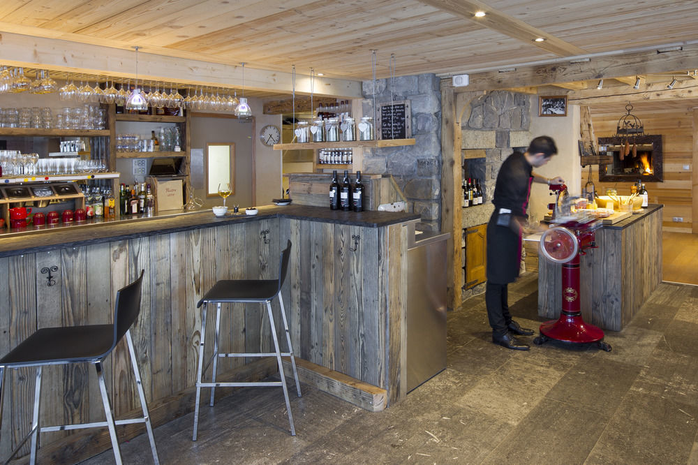 Crychar Hotel